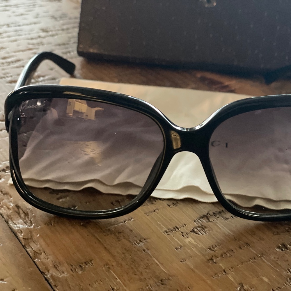 Authentic Black Gucci Sun glasses